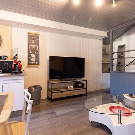 Cozy Cozy Apartment Jonzac Exterior foto