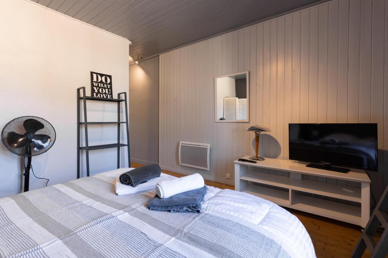 Cozy Cozy Apartment Jonzac Exterior foto