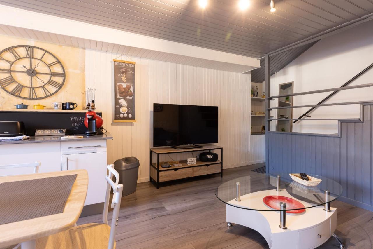 Cozy Cozy Apartment Jonzac Exterior foto